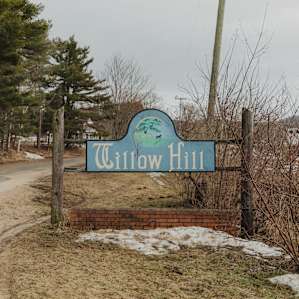 Willow Hill Farm sign