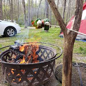 Cozy Camping Cottage - Happy Hollow