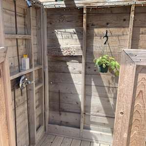 The outdoor shower is amazing!
