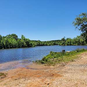 This is the public access area where we put the kayaks in.