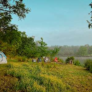 River & Mountain Tent & RV Camp
