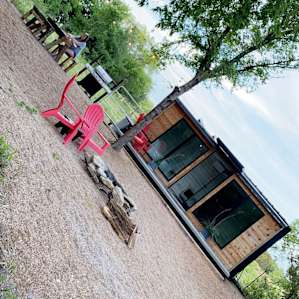 Cabin on the Creek.Hico