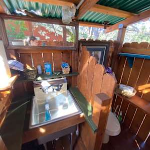 Outdoor toilet/sink