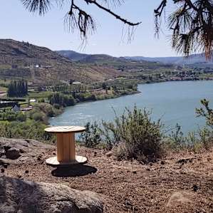 Cute sitting area looking over Rose's lake with views of wapato lake.