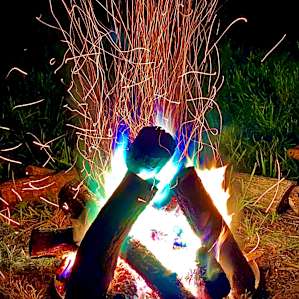 Campfires are the very best part of camping!