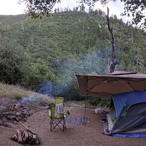 There’s our cozy little site with the shade Dylan was so kind to set up for us.