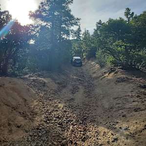 The drive where the 2WD car gets stuck. The AWD car had difficulty at the same spot.