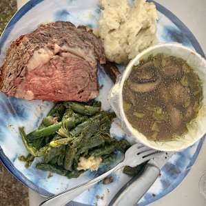 Saturday night Prime Rib. We had brought our own dishes, but Patrick can provide them as well. (press and seal is a great way to make clean up a snap!)