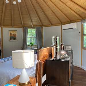 The Copper Lily ☀Luxury Yurt Cabin☀