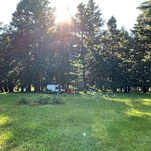 Big campsite. Secluded but only a short walk to bathrooms, hot showers and a big community kitchen.