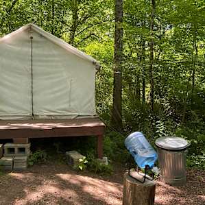 Creekside Glamping @WallyCreekFarm