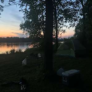 Camping on the Tennessee River