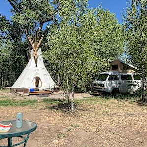 Tipi camping with Shower House