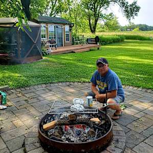 Cozy Lakeside Cottage & Tenting