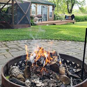 Cozy Lakeside Cottage & Tenting