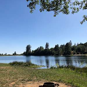 Finnon Lake Laguna Landing - T18