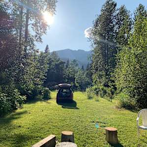 This is from the back of the site we stayed at. There's more space further behind this pic (until you get to the river about 30ft or so further back). To the left is a forested area accessed by a path. There's a clearing there where you could pitch tent.