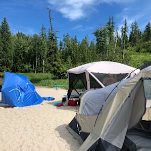 Host was so nice and that netted pop up shade you see in the back was such a lifesaver! If you don’t have shade you can borrow that one! I would just make sure before hand it will be available and no one else will be at the second site using it.