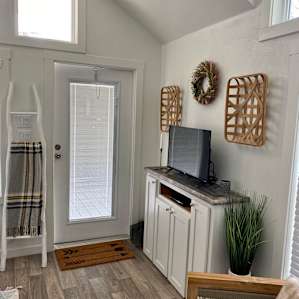 Arrow Acres Tiny Farmhouse - June