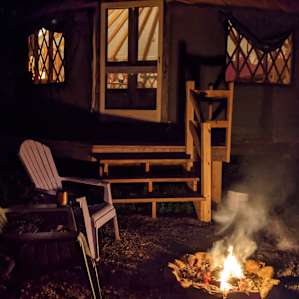 Cozy Mountain Yurt on Organic Farm