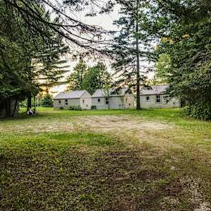 Mackinaw Straights Cabins