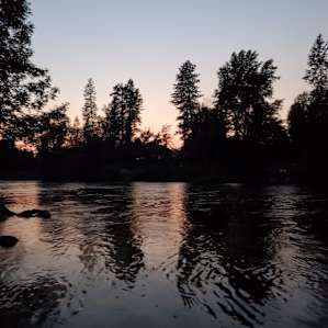 Rogue Retreat 3 beds/riverfront #5