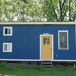 Aderyn Glas: Bluebird Tiny House