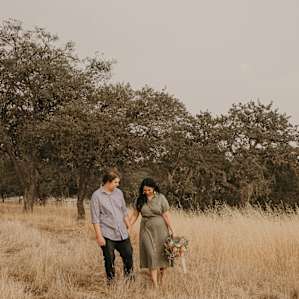 Husband and I celebrating our 1 yr. wedding anniversary!
Photo: @staciandmichaelphoto
Florals: @Irisandbarryblooms