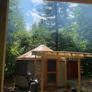 Secluded Off-Grid Yurt with Hot Tub