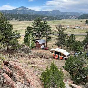 ⋒Far Out Camp⋒ 5Min to Guffey Gorge
