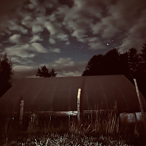I saw a few shooting stars sitting by the fire looking up!!