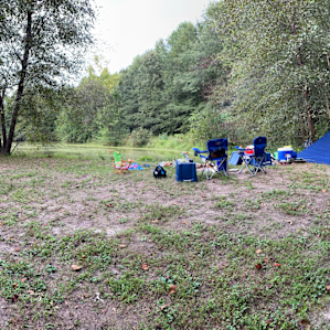 The spot by the pond is a great place to wake up in the morning. Plenty of room!