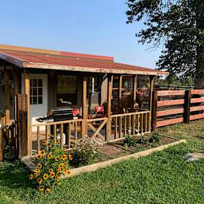 Cutest cabin with all the basics provided