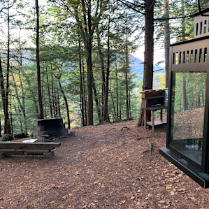 Tiny Cabin | Glamping + hot tub