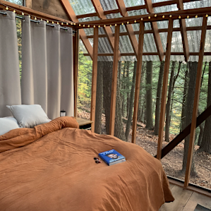 Tiny Cabin | Glamping + hot tub