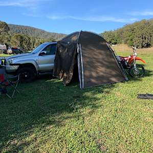 Scrubby Creek Camp(Caravan & 2WD)