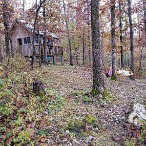 ItzaWayzBack Farm- Dogwood Cabin
