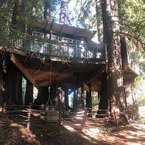 RomanticTreehouse & Breakfast