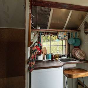 The tiny house has everything you'd need for a nice glampsite stay!