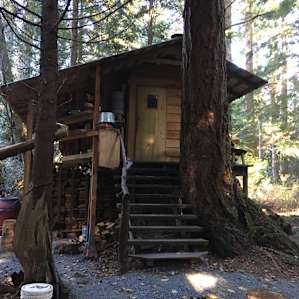 Entrance with outside kitchen on the left