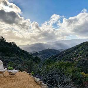 Off-grid Lodge in Remote Setting