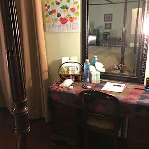 Cute little desk