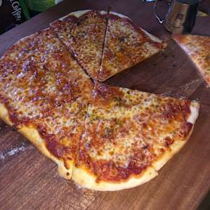 EAT THIS PIZZA 🍕