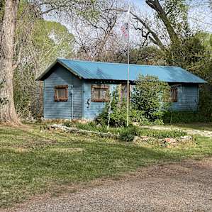 CHAMELEON Rustic Cabin Private Deck