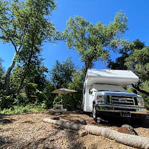 Creekside Canyon under the Oaks