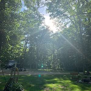 Quiet backyard RV site full hookup