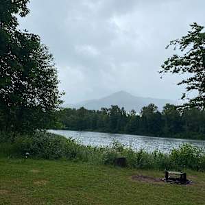 Camping Gateaway on Skagit River