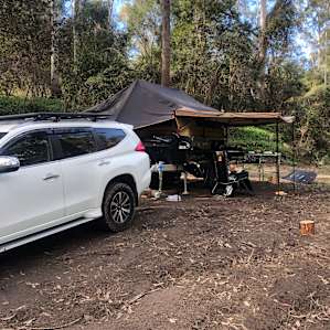 Nahla Colo River Retreat - Camping