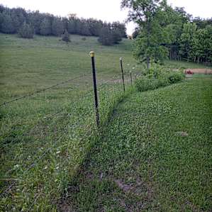 Field / path down to the parking area