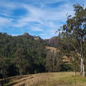 Riverrock, Bucketts Mountains